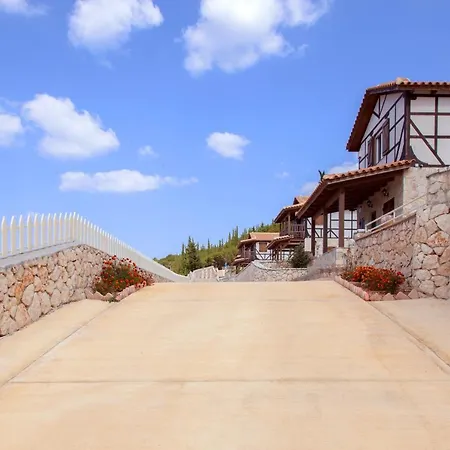 Vissala Village וילה Chortáta
